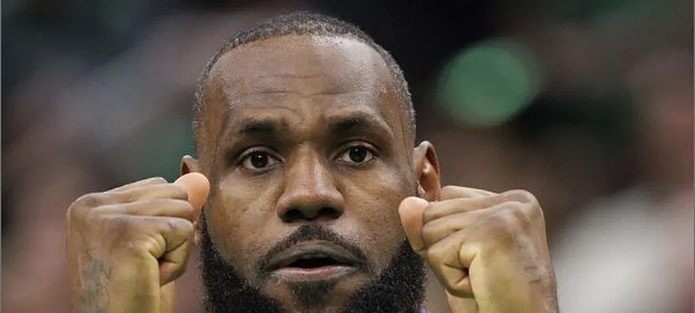 NBA: LeBron James vai trocar o número de sua camisa mais uma vez