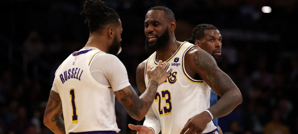 D’Angelo Russell tenta recriar foto histórica com LeBron James