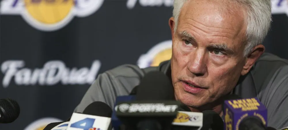 Lakers ainda não discutiu o futuro da escolha do Draft