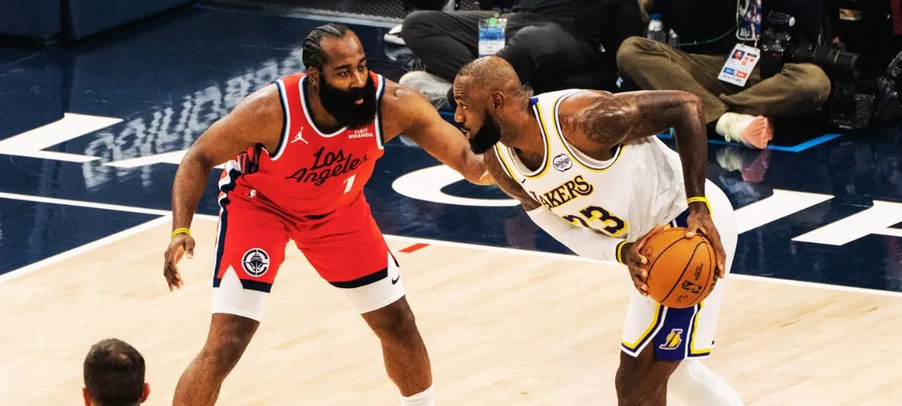 LeBron tenta salvar, mas Lakers sofre dura derrota para o Clippers