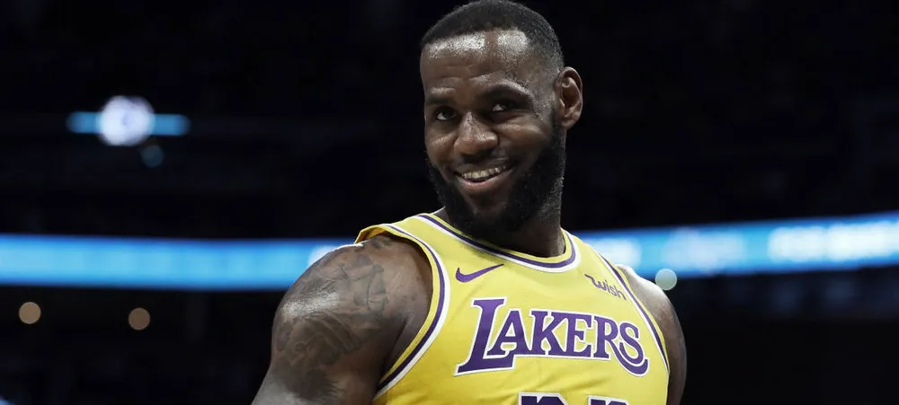 NBA: Locutores do Grizzlies ficam loucos depois de simulação de LeBron James