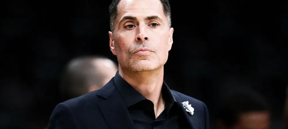 NBA: Lakers pode não oferecer o suficiente para manter pivô em seu elenco