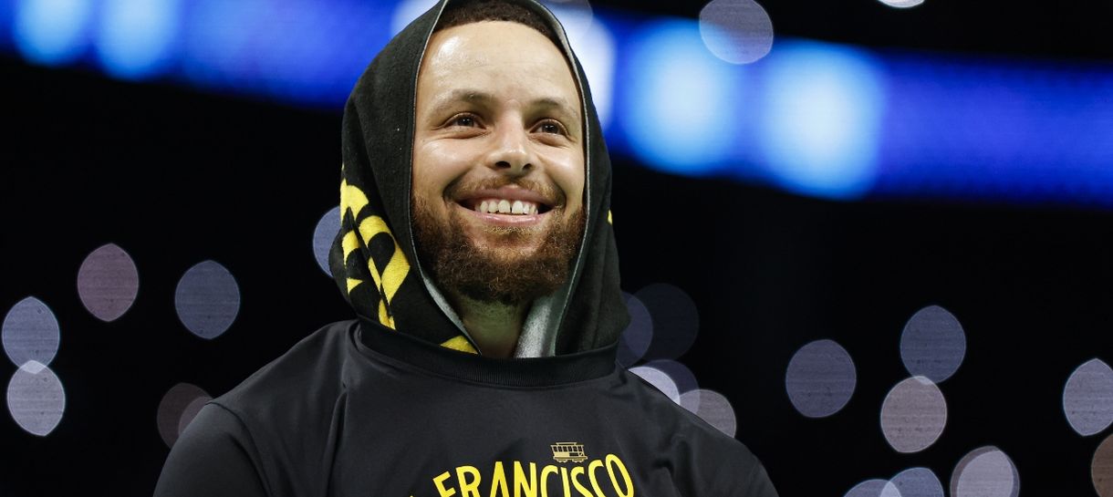 NBA: Ex-armador do Lakers assina com Warriors e alegra Stephen Curry