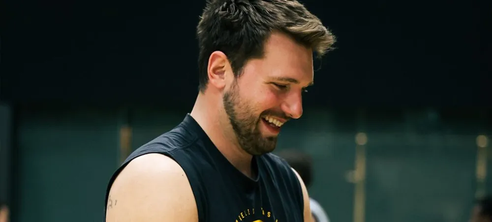 Luka Doncic e Austin Reaves voltam a treinar com o Lakers