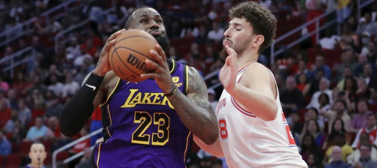 NBA: Desfalcado, Lakers é atropelado pelo Rockets em Houston
