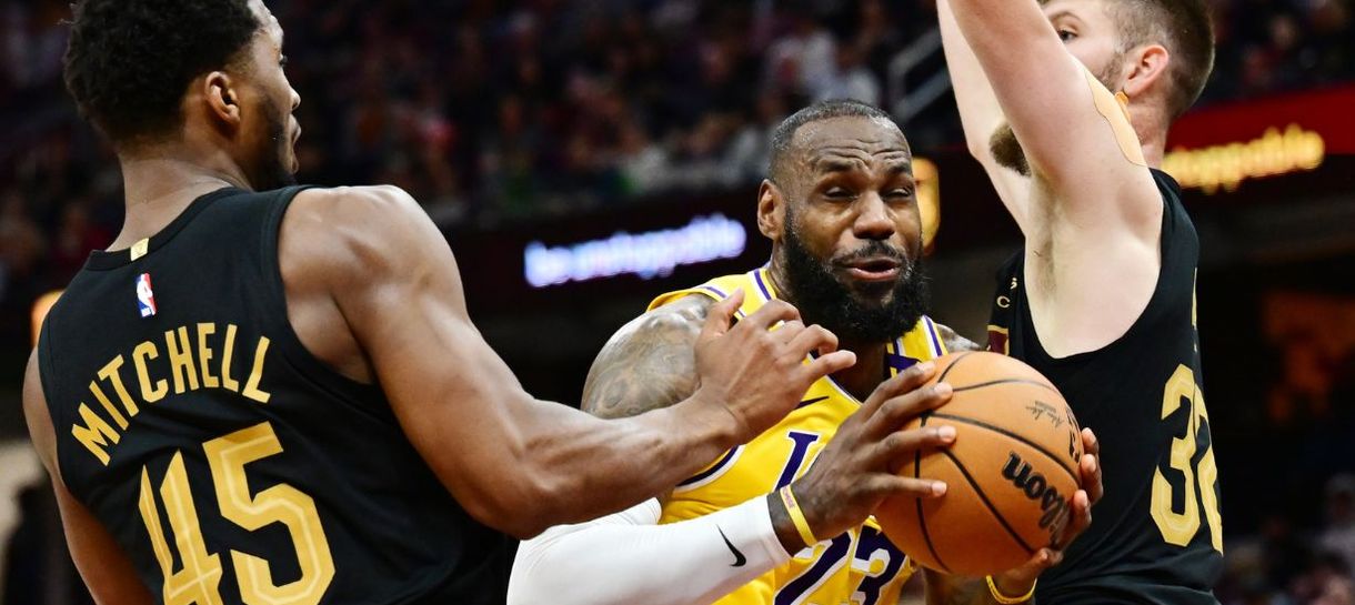 Com atuação terrível, Lakers sofre derrota dura em Cleveland