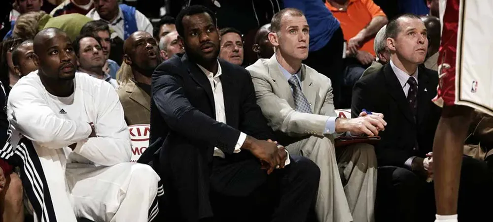 NBA: Assistente técnico de longa data de LeBron James é contratado pelo Lakers
