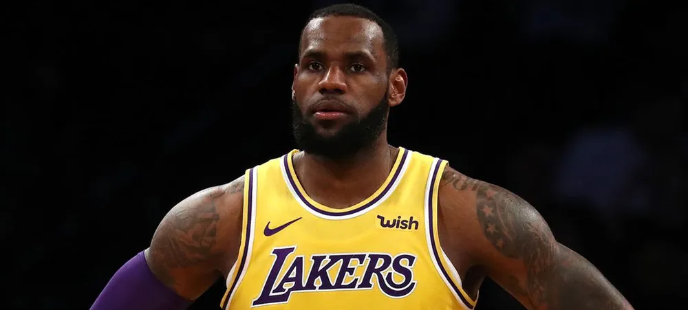 NBA: LeBron James quebra o silêncio sobre sua lesão