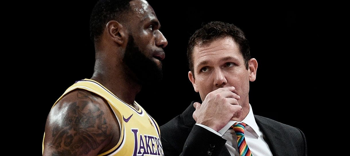 LeBron James estaria ignorando ordens de Luke Walton