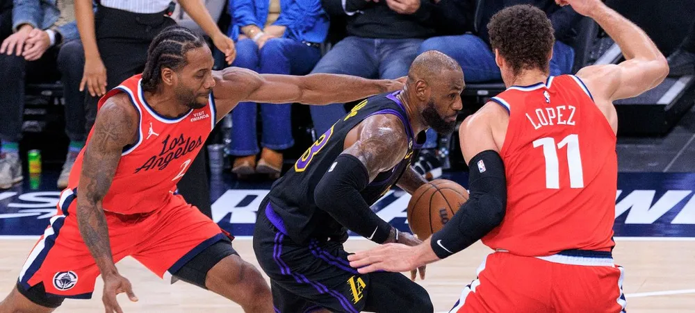 LeBron mantém Lakers vivo, mas Clippers impede virada e vence o clássico