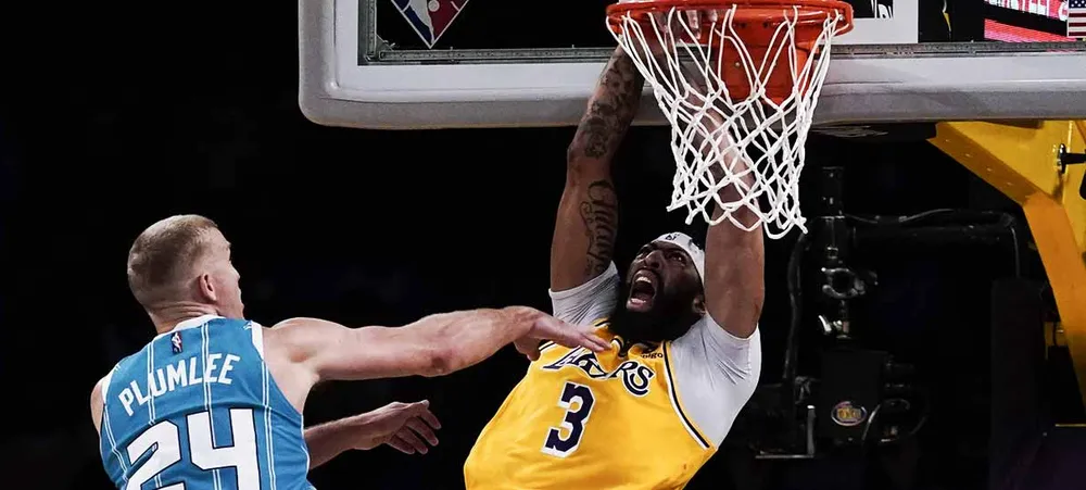 NBA: Carmelo Anthony chama atenção dos críticos de Anthony Davis