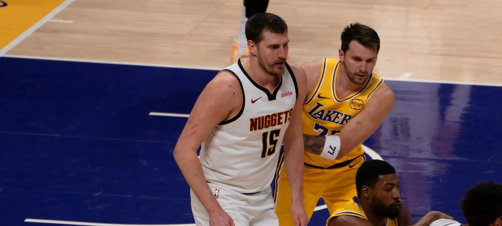 Quem pode voltar ao Lakers para o jogo contra o Nuggets