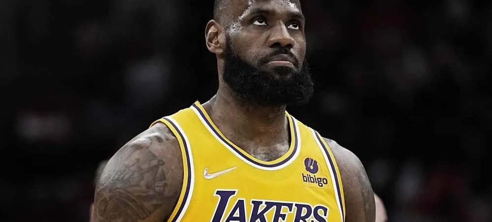 NBA: LeBron James perde paciência mais uma vez e desiste de jogo do Lakers