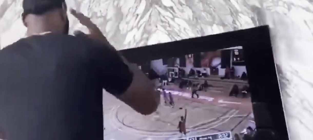 NBA: LeBron James vai a loucura com jogo do seu filho na TV