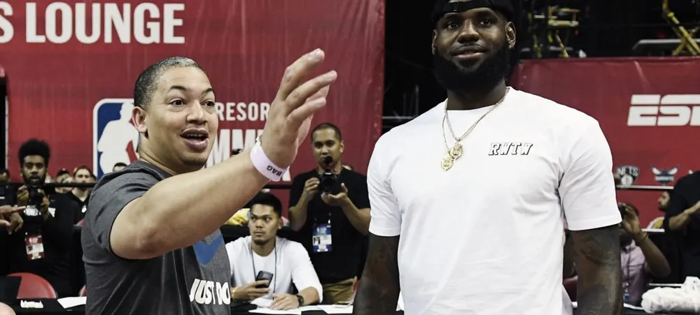 Após vitória do Clippers sobre o Jazz, Tyronn Lue faz pedido ousado a torcida do Lakers