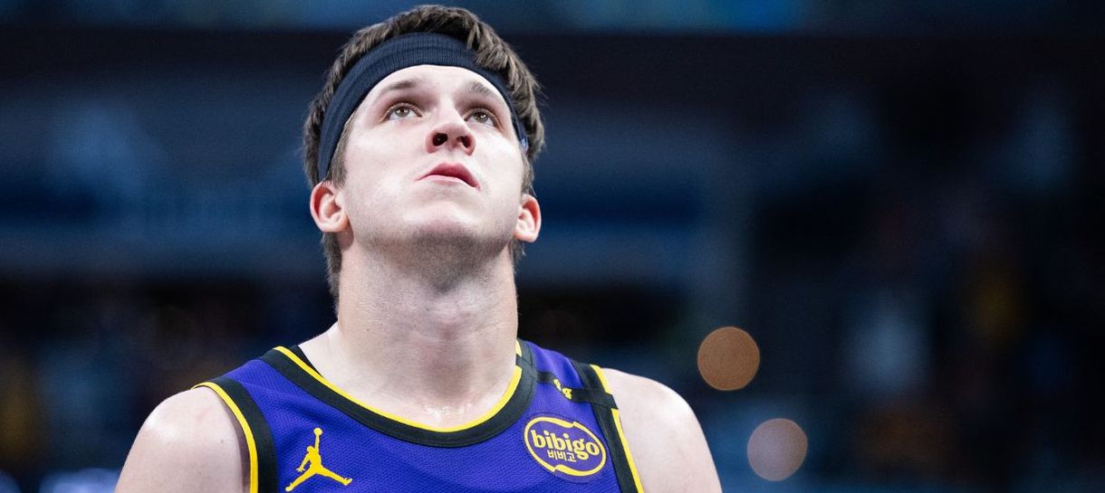 Chá revelação! Por que Austin Reaves usou tênis rosa no jogo do Lakers