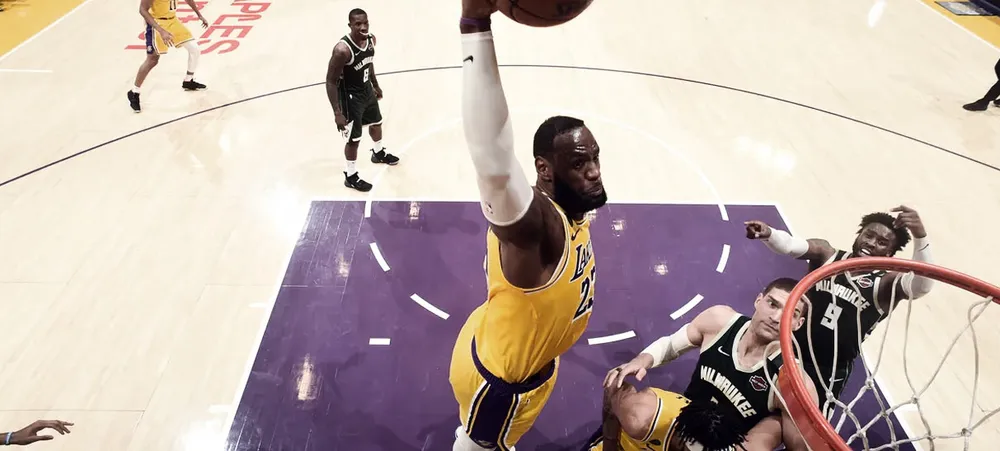 Lakers vence Bucks e volta aos playoffs depois de 6 temporadas