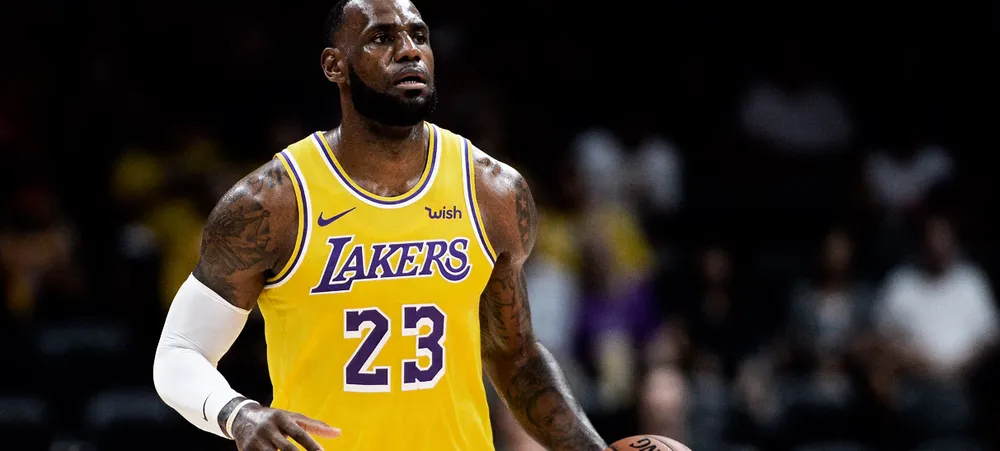 O primeiro jogo de LeBron James pelo Lakers