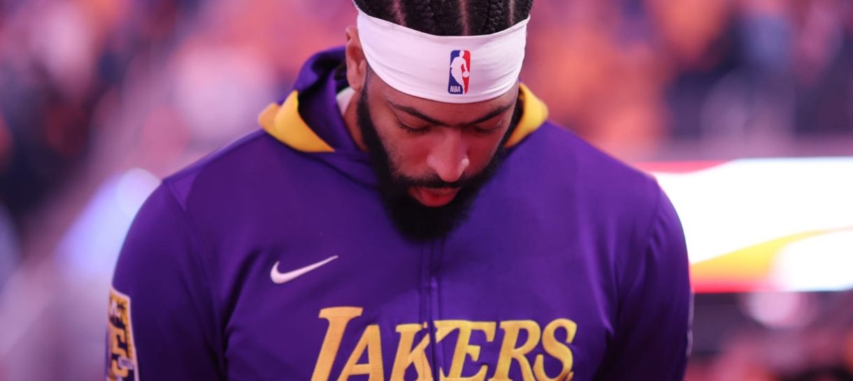 Porque o Lakers jogou sem 3 titulares contra o Spurs