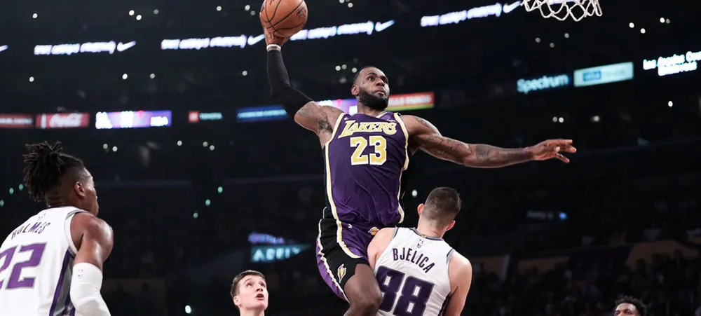 Lakers vence Kings com final dramático