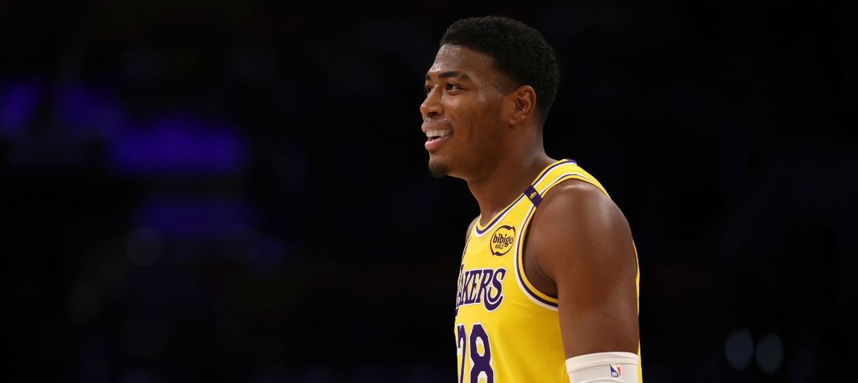 JJ Redick atualiza status de Rui Hachimura antes do jogo contra o Jazz