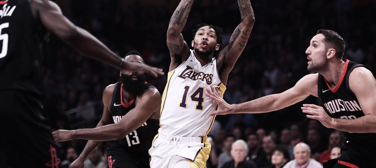 Lakers vai mal e perde para Rockets em Los Angeles