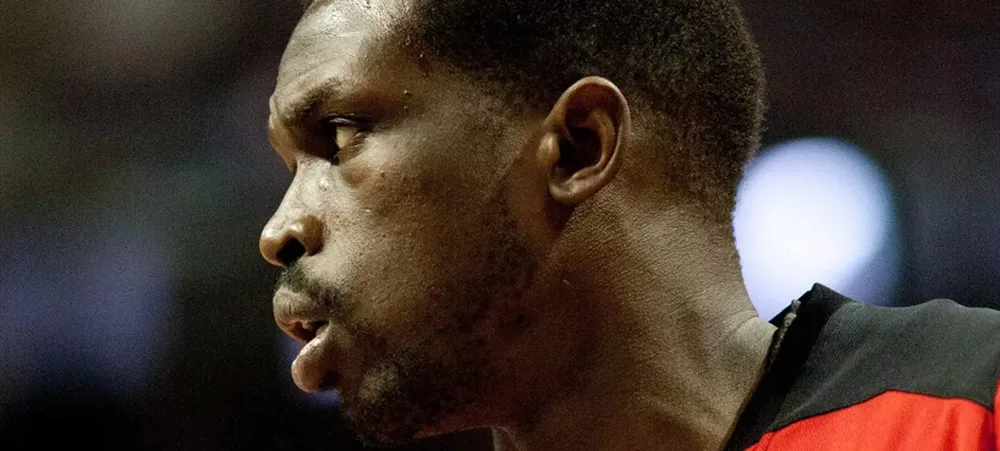 Lakers assina com o ala Luol Deng