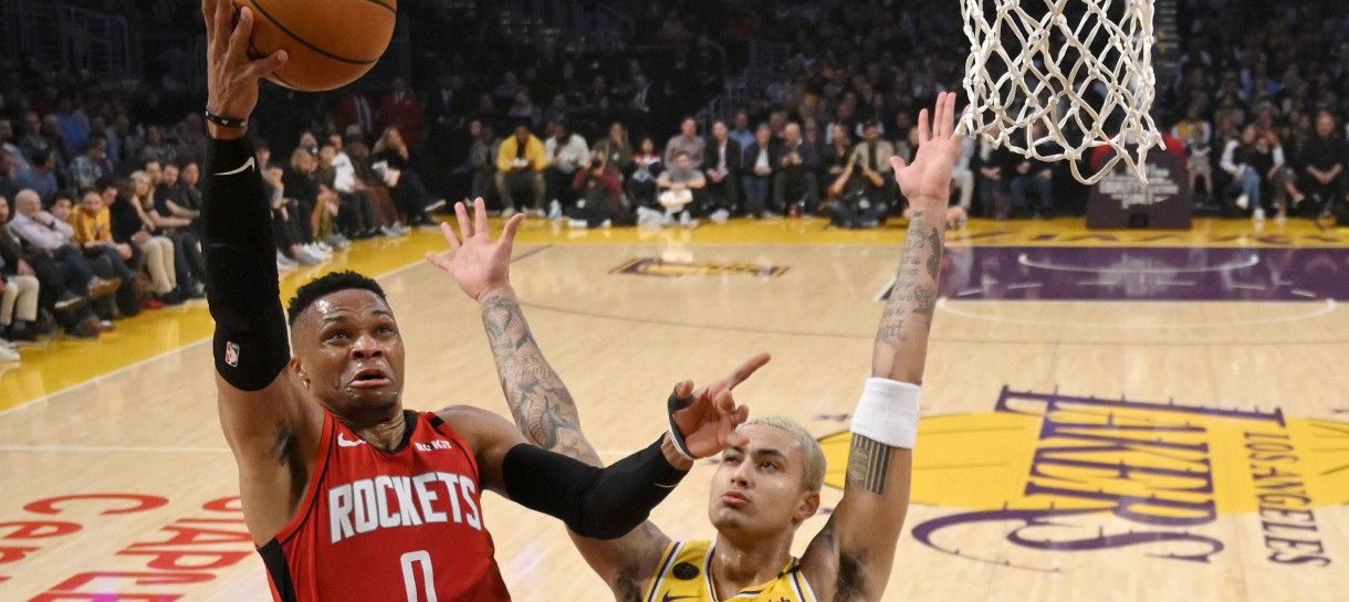 Defesa não funciona e Lakers perde para Rockets
