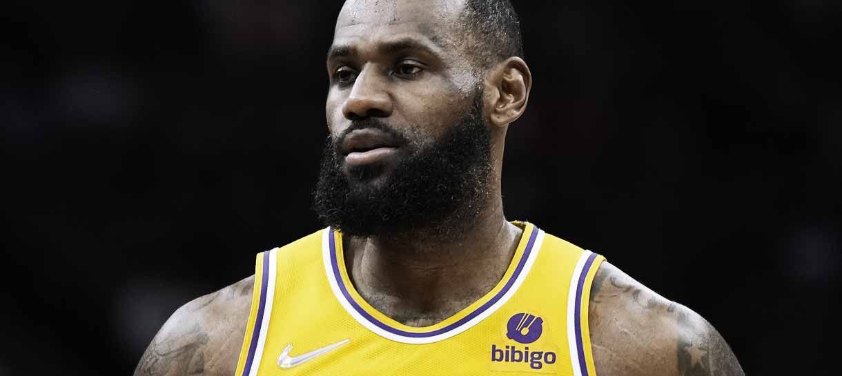 NBA: LeBron James pede desculpas a torcida do Lakers
