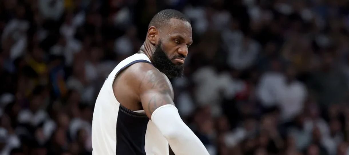 Estados Unidos vence Sudão com cesta decisiva de LeBron James