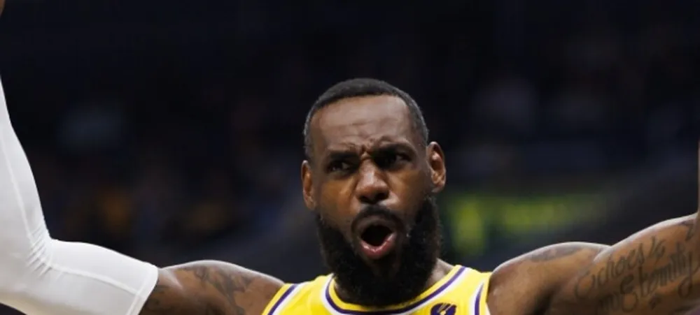 Lakers vence Clippers com virada espetacular e show de LeBron James