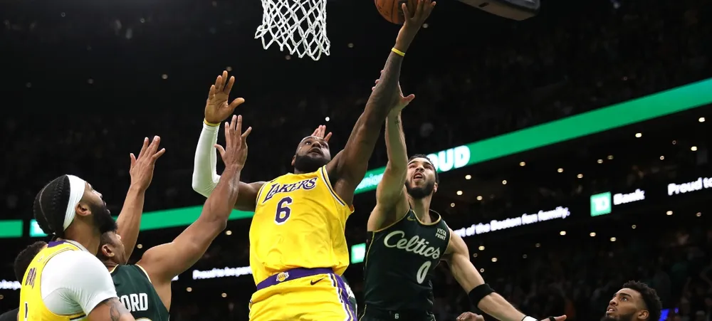 Árbitro envolvido em decisão polêmica durante jogo entre Lakers e Celtics se aposenta da NBA