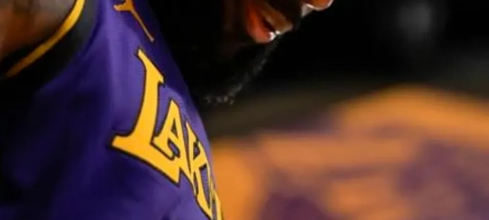 Lakers não encontra respostas em Los Angeles e perde para Grizzlies