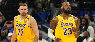 Luka Doncic e LeBron James fecham temporada da NBA de forma histórica