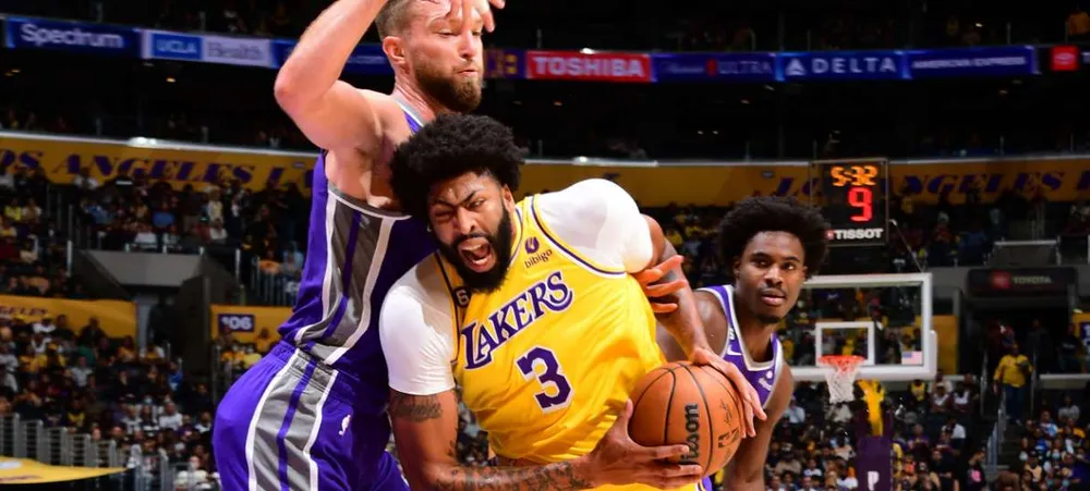 NBA: Lakers desacelera no segundo tempo e perde para o Kings na estreia da pré-temporada