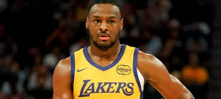 NBA: Camisa de estreia de Bronny James é vendida por preço insano