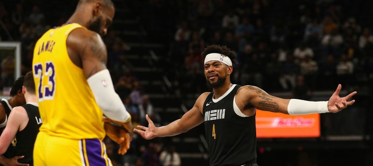 Lakers reforça elenco para o training camp da NBA