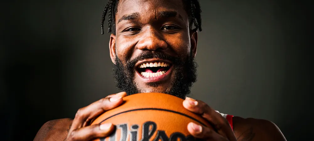 Deandre Ayton pode ser a grande chance do Lakers para reforçar o garrafão