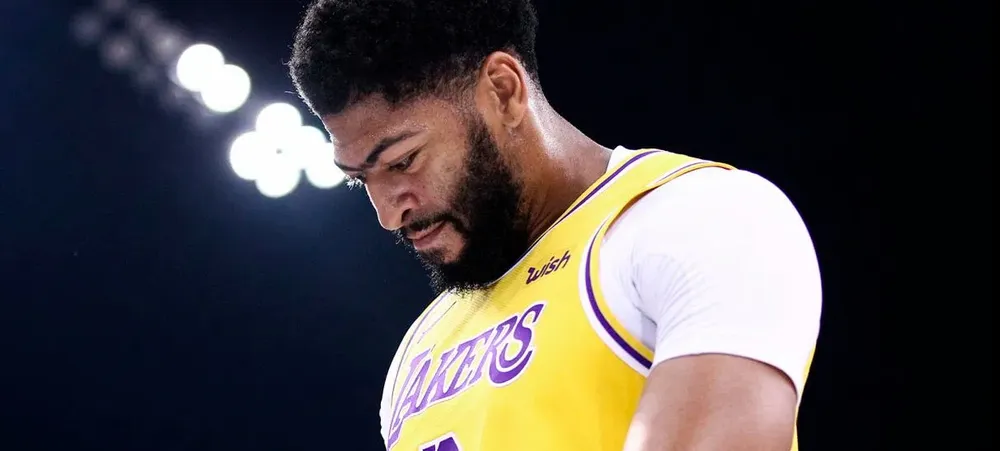 Anthony Davis está aquecendo para desempenhar uma nova função no Lakers