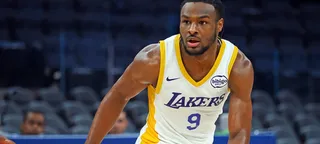 Bronny James mostra suas habilidades em treino no Lakers