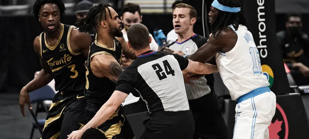 Harrell e Schroder falam sobre briga no jogo entre Lakers e Raptors