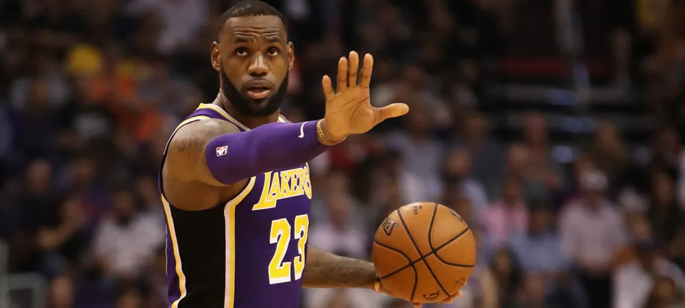 Lakers recebe o Raptors em busca da terceira vitória seguida