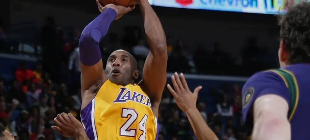 Kobe comanda o Lakers em mais uma vitória