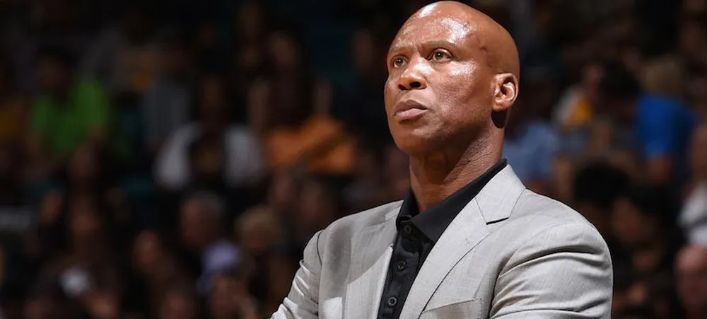 O Lakers precisa demitir Byron Scott imediatamente