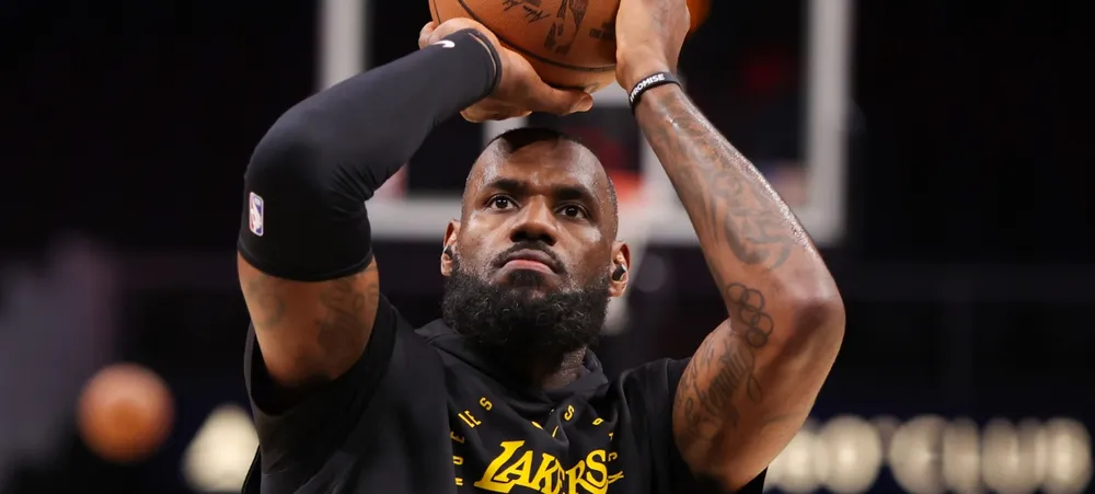 Lakers anuncia lesão em LeBron James antes do confronto de hoje