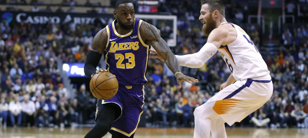 Lakers recebe o Suns em busca da segunda vitória seguida