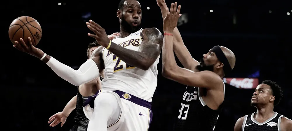 Como feriado em fim de semana: Lakers derrota Kings em casa