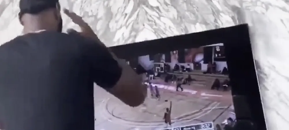 NBA: LeBron James vai a loucura com jogo do seu filho na TV