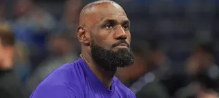 LeBron James escolhe número no Sixers e tenta fazer história