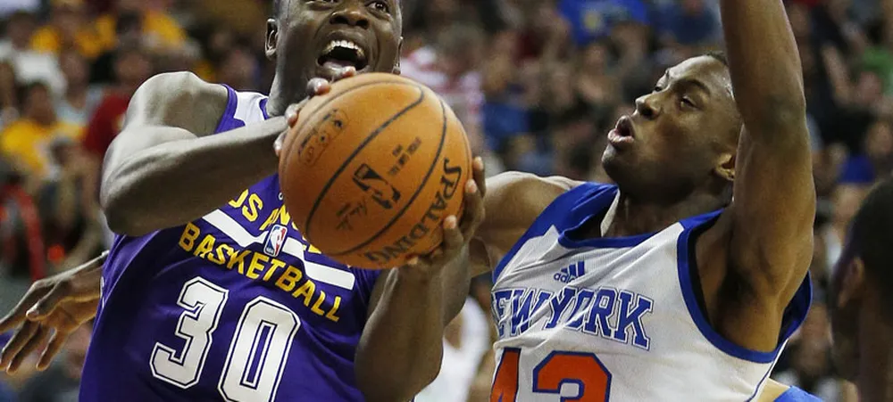 Lakers vai mal e perde para Knicks na Summer League